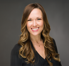 Amanda Headshot Website (3)